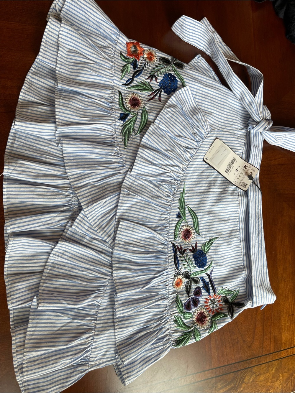 NWT Zara frilly skirt embroidered and striped white and blue size M - Picture 7 of 12